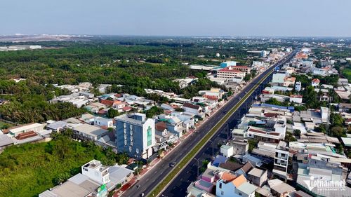 Quốc lộ 50 đi qua xã Bình Chánh. Ảnh: Phước Sáng