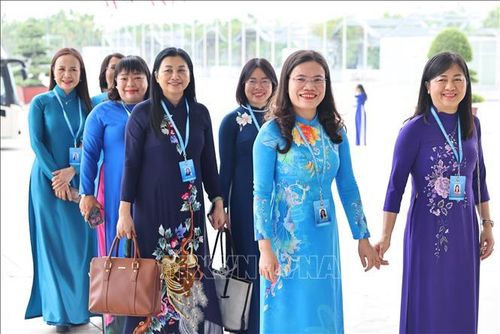 Các đại biểu tham dự Phiên thứ nhất của Đại hội đại biểu Phụ nữ toàn quốc lần thứ XIV. Ảnh: Minh Đức/TTXVN