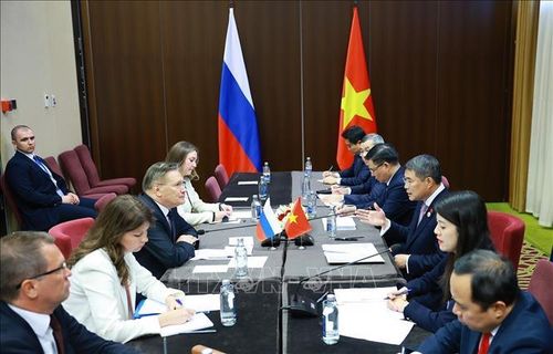 Thủ tướng Lê Minh Hưng tiếp ông Alexey Likhachev, Tổng Giám đốc Tập đoàn Năng lượng Nguyên tử Quốc gia Liên bang Nga (Rosatom). Ảnh: Dương Giang/TTXVN