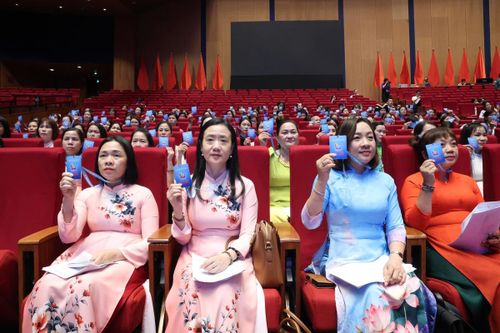 Đại hội đại biểu Phụ nữ toàn quốc lần thứ XIV đã thông qua Điều lệ Hội LHPN Việt Nam sửa đổi, bổ sung