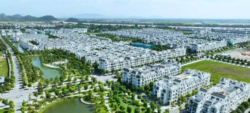Nhiều hạ tầng thiết yếu đã và đang mọc lên ở khu vực từng bị bom cày, đạn xới một thời này.