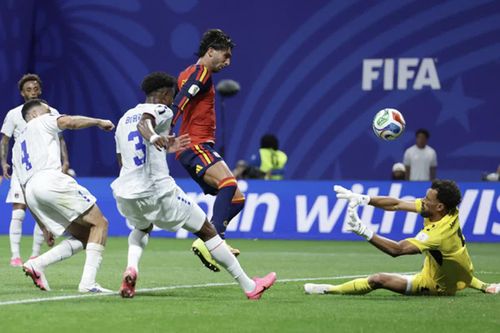Cape Verde đã tạo nên bất ngờ lớn khi cầm hòa 0-0 với gã khổng lồ Tây Ban Nha.