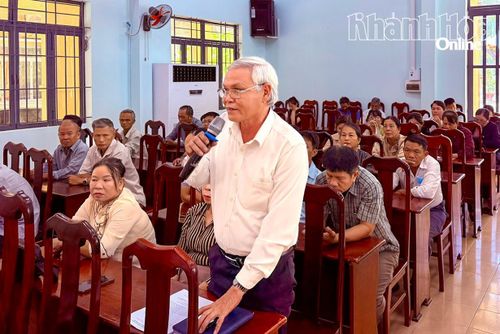 Cử tri xã Tân Định kiến nghị một số vấn đề đang được Nhân dân quan tâm.