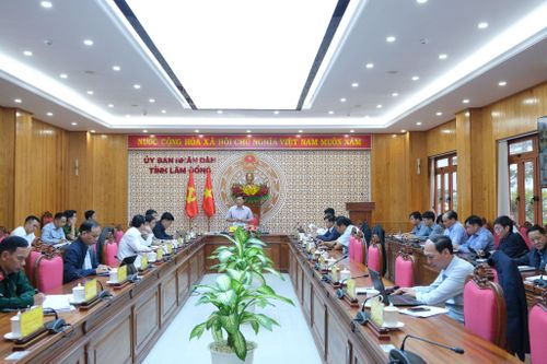 Quang cảnh cuộc họp