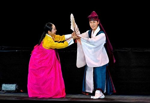  Pungnyu Bongi giới thiệu đến khán giả những giá trị đặc sắc của nghệ thuật truyền thống xứ Kim Chi 
