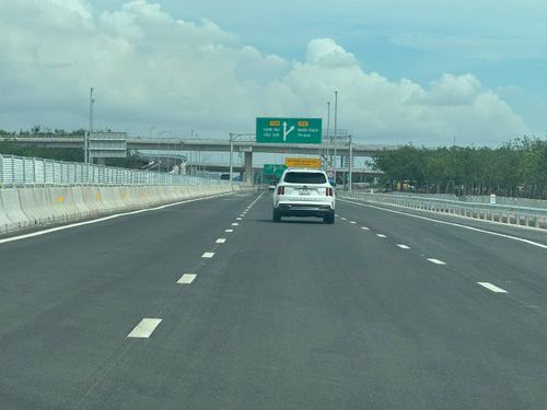 Lưu lượng xe trên cao tốc Biên Hòa - Vũng Tàu ngày càng tăng.