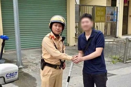 Anh Nguyễn Văn H gửi lời cám ơn đến tổ CSGT.