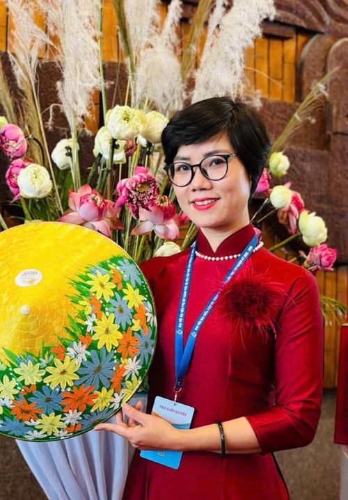 Phó Chủ tịch thường trực UBMTTQ, Chủ tịch Hội LHPN phường Ba Đình Nguyễn Tuyết Trinh
