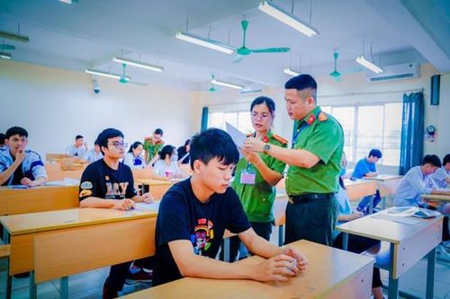 Bộ Công an vừa công bố cấu trúc định dạng đề thi, đề minh họa kỳ thi đánh giá trên máy tính năm 2026 đối với kỳ thi văn bằng 2 Công an. Ảnh minh họa: TL