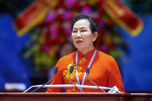 Bà Lê Thị Thủy, Phó Chủ tịch Ủy ban Trung ương MTTQ Việt Nam, Chủ tịch Hội LHPN Việt Nam phát biểu tại Đại hội. Ảnh: Quang Vinh