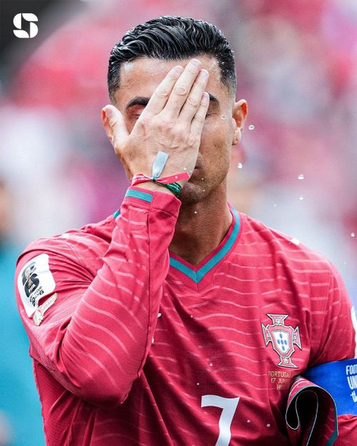  Sau loạt trận ngày 18/6, Cristiano Ronaldo đã chính thức bị Harry Kane vượt qua về số bàn thắng ghi được tại FIFA World Cup. Chân sút người Anh hiện đã có 10 bàn thắng tại World Cup, trong khi Ronaldo vẫn giữ nguyên 8 bàn. Đáng nói, đây mới là lần thứ 3 mà Kane tham dự World Cup. 