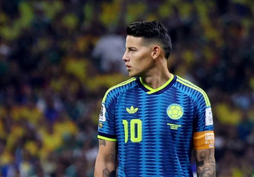 Dù không có trận đấu ấn tượng, James vẫn là tâm điểm chú ý của tuyển Colombia bởi giá trị lịch sử mà anh đem lại. Ảnh: Reuters.