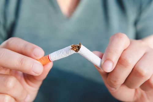  Hút thuốc vẫn là một trong những yếu tố nguy cơ gây đột quỵ có thể điều chỉnh được rõ ràng nhất. Ảnh: Heart Foundation. 