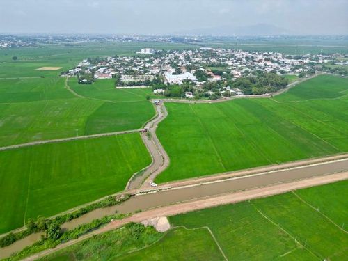 Cơ giới hóa đồng bộ giúp nâng cao năng suất và giảm chi phí sản xuất cho nông dân.