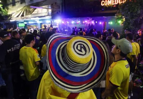 Sắc vàng Colombia phủ kín một khu phố ở Mexico City trước trận ra quân World Cup 2026.