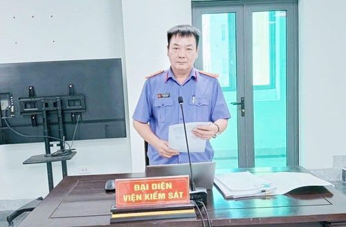 Đại diện VKSND tỉnh Hà Tĩnh tại phiên xét xử.