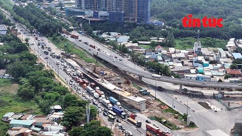 Nhánh cầu N1.1 từ dẫn từ đường Mai Chí Thọ vào đường dẫn cao tốc TP Hồ Chí Minh - Long Thành - Dầu Giây đang được tăng tốc thi công.