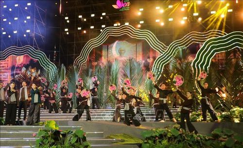 Tiết mục văn nghệ tại chương trình.
