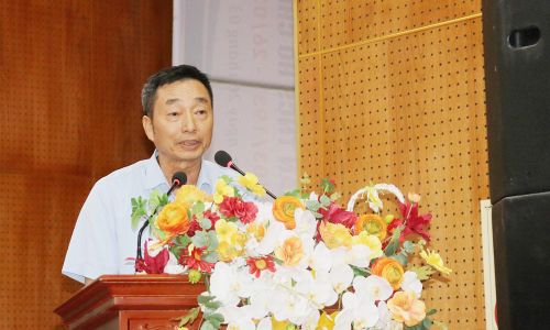  Cử tri phường Võ Cường kiến nghị tại buổi tiếp xúc cử tri. 