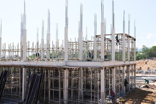Các trường nội trú liên cấp miền núi đang khẩn trương xây dựng phục vụ năm học 2026 - 2027. Ảnh: NGỌC PHÚ