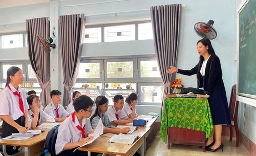 Một tiết học của học sinh lớp 9 tại Trường THCS Phước Hiệp (xã Tuy Phước Bắc). Ảnh: H.Đ