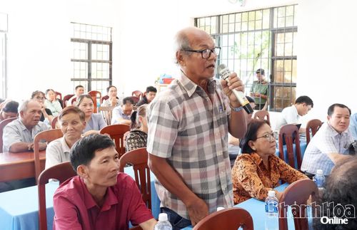 Cử tri xã Mỹ Sơn phát biểu ý kiến.