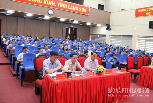 Các đại biểu dự hội nghị