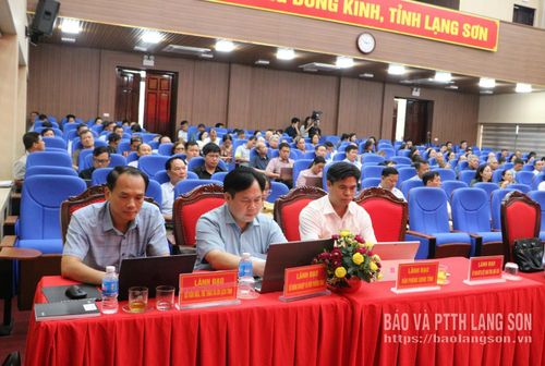 Các đại biểu dự hội nghị