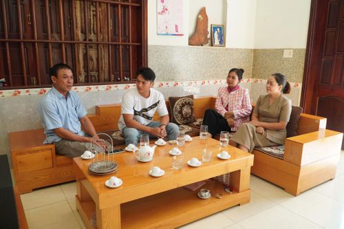 Đội ngũ cán bộ cấp thôn là lực lượng quan trọng góp phần duy trì hoạt động của hệ thống chính trị và các phong trào ở khu dân cư