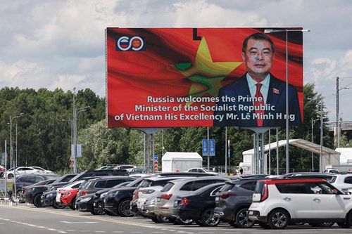 Hình ảnh chào đón Thủ tướng Chính phủ Lê Minh Hưng trên đường phố Kazan. Ảnh: Business Gazeta