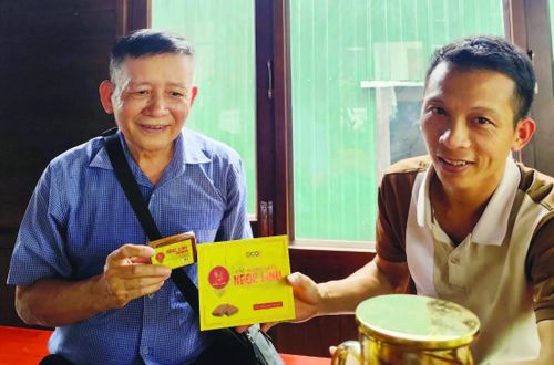 Cao xương hươu Ngọc Linh là một trong các sản phẩm của HTX Hươu sao Ngọc Linh.