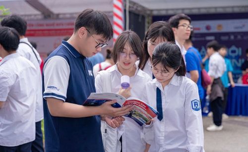 Thí sinh cần có chiến lược sắp xếp nguyện vọng hợp lý. Ảnh: Phen