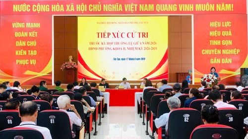 Quang cảnh hội nghị tiếp xúc cử tri. Ảnh Thanh Tùng