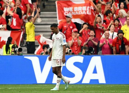  Hai chiếc thẻ đỏ khiến Qatar sụp đổ hoàn toàn, nhưng Canada đã cho thấy sự vượt trội ngay từ khi trận đấu còn đủ 22 cầu thủ trên sân. 