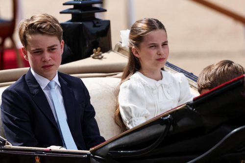  Trước khi chuyển sang Eton, Hoàng tử George học tại trường tư thục Lambrook cùng em gái là Công chúa Charlotte và em trai là Hoàng tử Louis. Ảnh: Reuters.