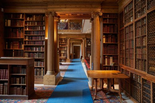 Hiện, chưa rõ Hoàng tử George có ở nội trú hay không. Dù Eton nằm gần Windsor Great Park - nơi cậu đang sống cùng gia đình, nhà trường hiện không có học sinh học theo hình thức bán trú hay đi về trong ngày. Ảnh: Eton College. 