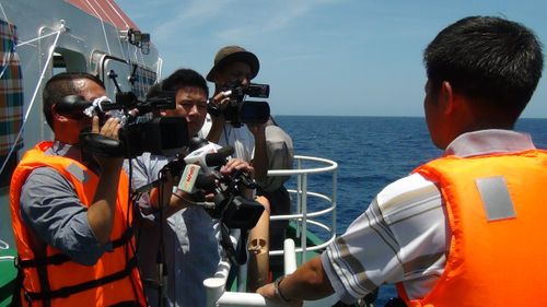 Nhà báo dấn thân vào những nơi “nóng” nhất.