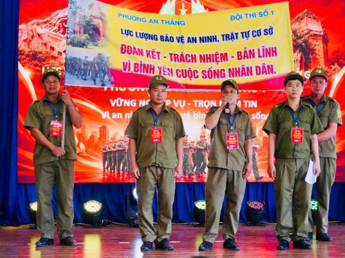 Các đội tranh tài sôi nổi và phấn khởi.