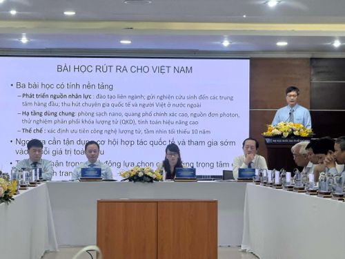  TS Nguyễn Hoàng Dương, Phó trưởng Ban Khoa học và Công nghệ (VAST) trình bày tham luận tại hội thảo - Ảnh: THANH HÙNG 
