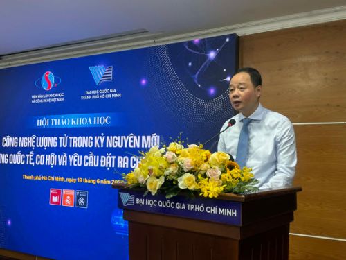 GS-TS Trần Hồng Thái, Chủ tịch Viện Hàn lâm Khoa học và Công nghệ Việt Nam báo cáo đề dẫn hội thảo - Ảnh: THANH HÙNG 