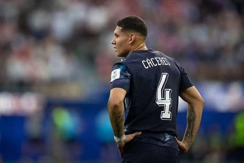 Hậu vệ phải Juan Jose Caceres (Paraguay): Caceres trải qua trận đấu khổ sở trước Mỹ. Hành lang phải của Paraguay liên tục bị khoét sâu, trong đó Christian Pulisic nhiều lần vượt qua hậu vệ này để mở ra các pha tấn công nguy hiểm.