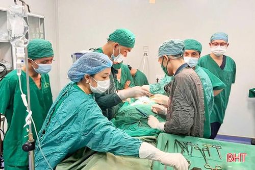 Một số cơ sở KCB có tỷ lệ điều trị cao, ngày điều trị bình quân tăng, gia tăng chỉ định xét nghiệm, chẩn đoán hình ảnh, dịch vụ kỹ thuật... tạo áp lực lên quỹ KCB BHYT.