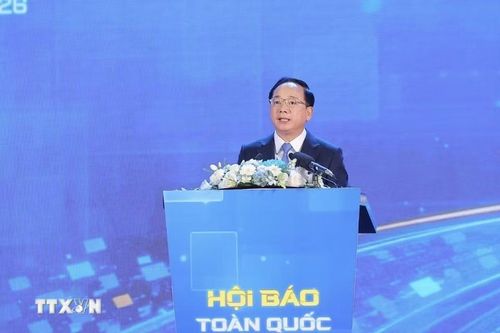 Đồng chí Trịnh Văn Quyết, Ủy viên Bộ Chính trị, Bí thư Trung ương Đảng, Trưởng Ban Tuyên giáo và Dân vận Trung ương phát biểu tại lễ khai mạc Hội báo toàn quốc 2026. (Ảnh: Minh Quyết/TTXVN)