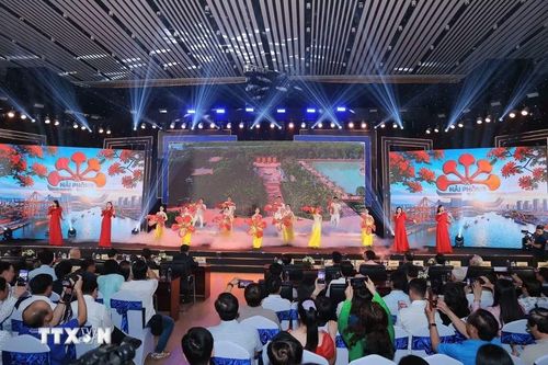 Chương trình nghệ thuật chào mừng khai mạc Hội báo toàn quốc 2026. (Ảnh: Minh Quyết/TTXVN)