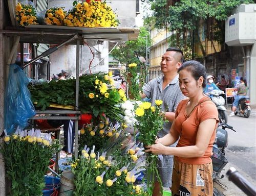 Không khí mua bán tại chợ Thanh Hà (phường Hoàn Kiếm).