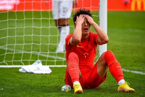 Hình ảnh tượng trưng cho hình ảnh đội tuyển quốc gia Trung Quốc "vô duyên với World Cup". Ảnh: Toutiao.