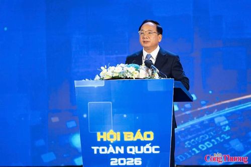 Hãy để mỗi trang báo là một viên gạch dựng xây niềm tin xã hội và giữ vững ngọn lửa khát vọng Việt Nam. Đất nước không thể vươn mình nếu thiếu một nền báo chí bản lĩnh, tiên phong và khát vọng" - Trưởng Ban Tuyên giáo và Dân vận Trung ương nhấn mạnh.