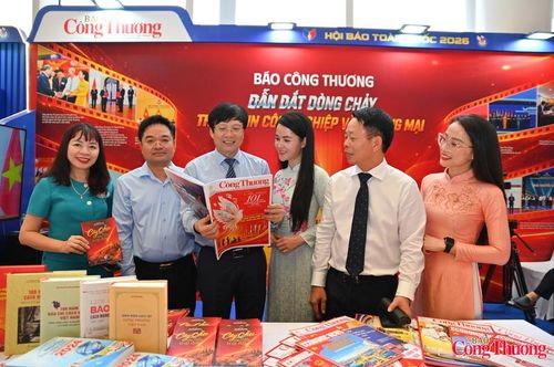 Nhiều đại biểu ấn tượng với số báo đặc biệt kỷ niệm 101 năm Ngày Báo chí Cách mạng Việt Nam của Báo Công Thương.
