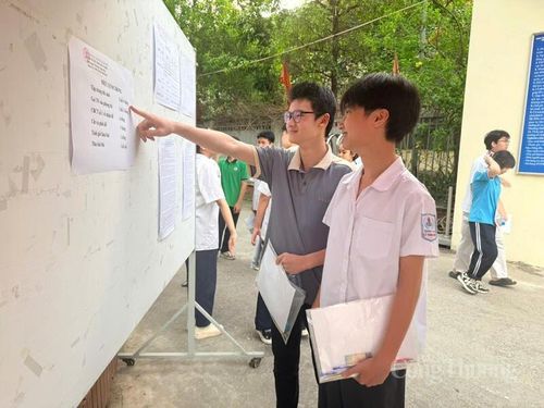 Tối nay Sở Giáo dục và Đào tạo Hà Nội đã công bố điểm thi và điểm chuẩn lớp 10.