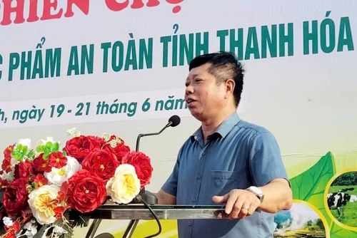 Phó Giám đốc Sở Nông nghiệp và Môi trường Nguyễn Đức Cường phát biểu khai mạc phiên chợ.
